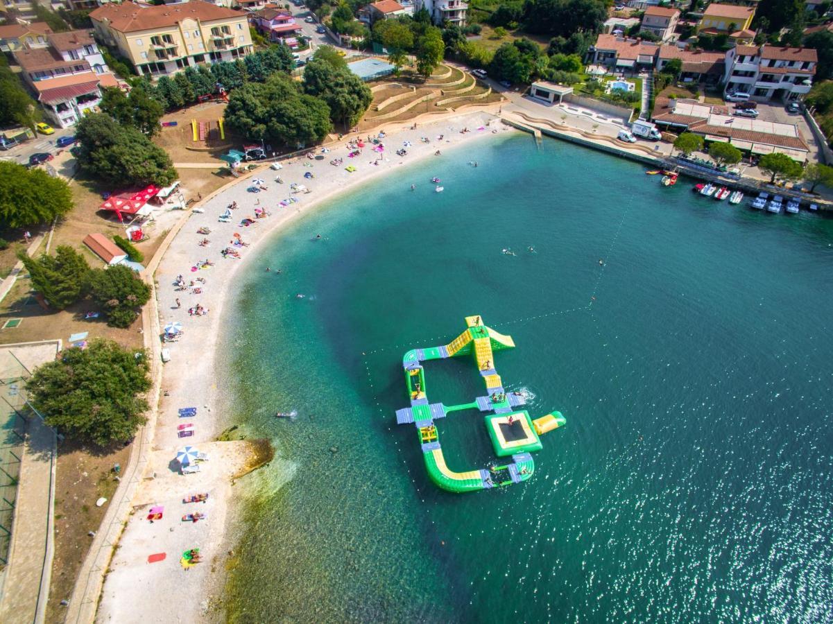 Holiday Apartment 50M From The Beach Pjescana Uvala Zewnętrze zdjęcie