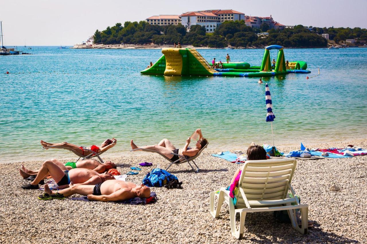 Holiday Apartment 50M From The Beach Pjescana Uvala Zewnętrze zdjęcie