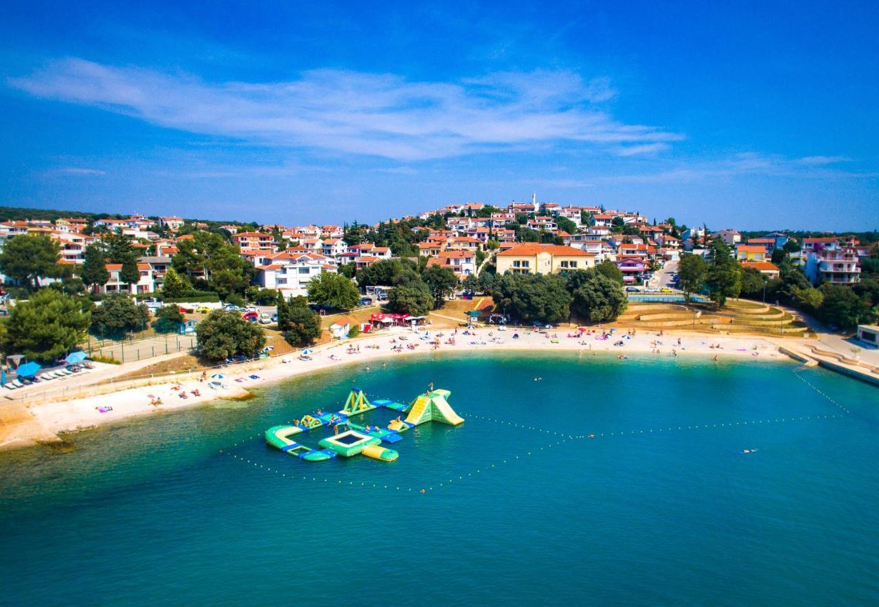 Holiday Apartment 50M From The Beach Pjescana Uvala Zewnętrze zdjęcie