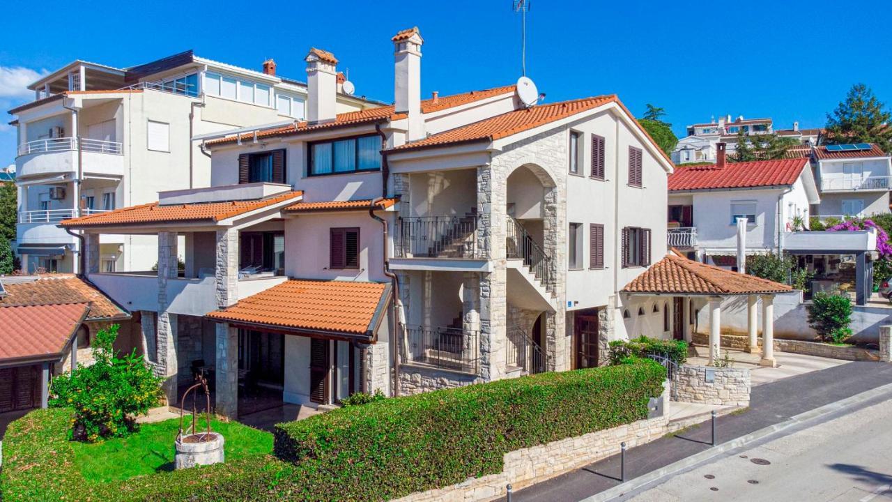 Holiday Apartment 50M From The Beach Pjescana Uvala Zewnętrze zdjęcie