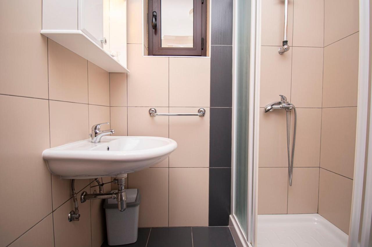 Holiday Apartment 50M From The Beach Pjescana Uvala Zewnętrze zdjęcie