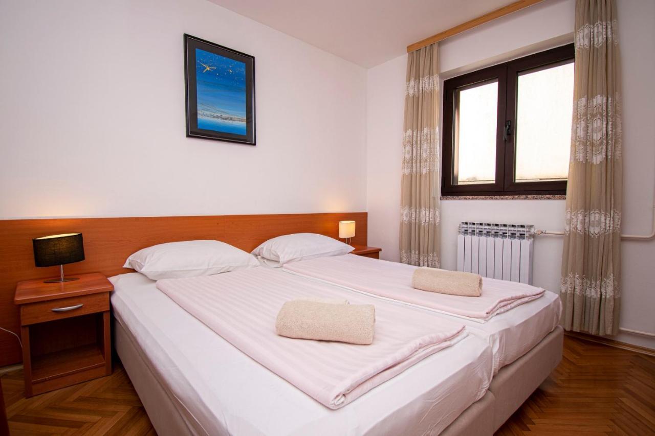 Holiday Apartment 50M From The Beach Pjescana Uvala Zewnętrze zdjęcie